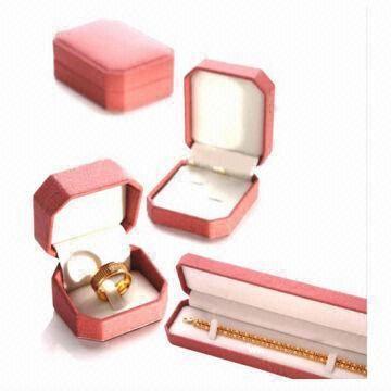 廣州德藝紙制品 專業(yè)供應多種規(guī)格珠寶首飾紙盒，支持定制服務